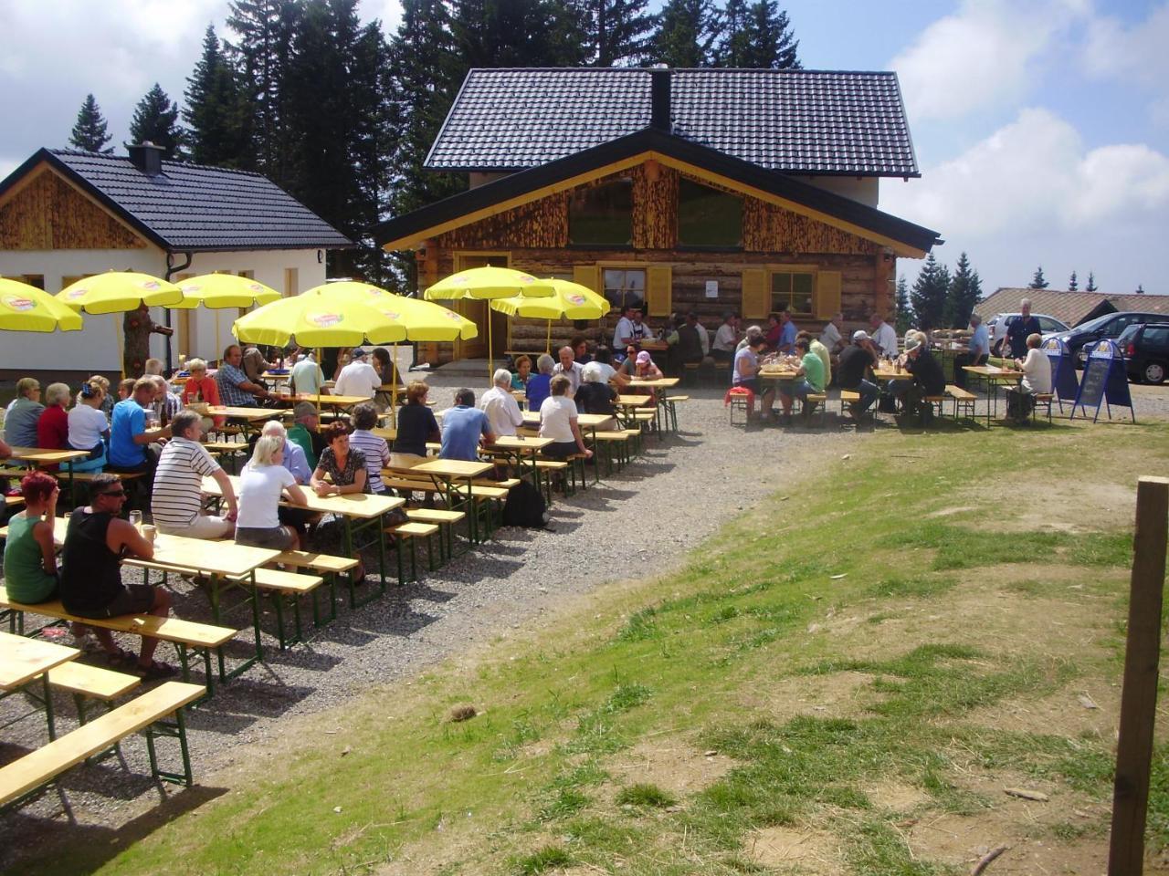 Hotel Panoramadorf Saualpe Eberstein Exterior foto