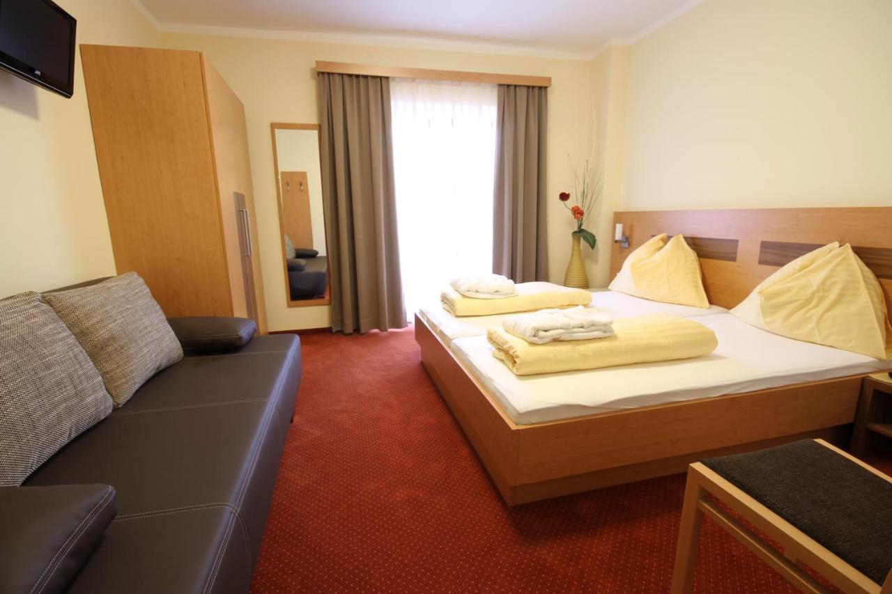 Hotel Panoramadorf Saualpe Eberstein Habitación foto